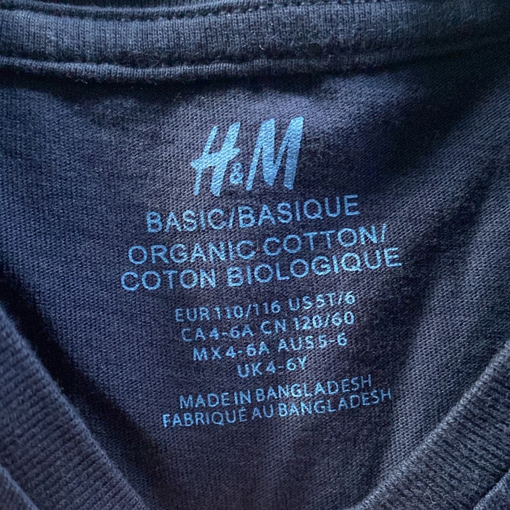 Bundle of 3 H&M Boys’ Long Sleeve Tees & Sweater - Size 5T/6 - Picture 3 of 7